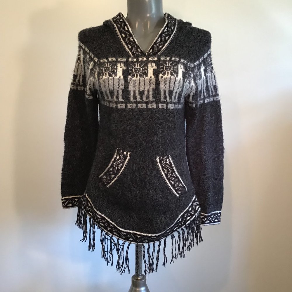 Classic Shakira Hooded Sweater with Fringed Hem Size S